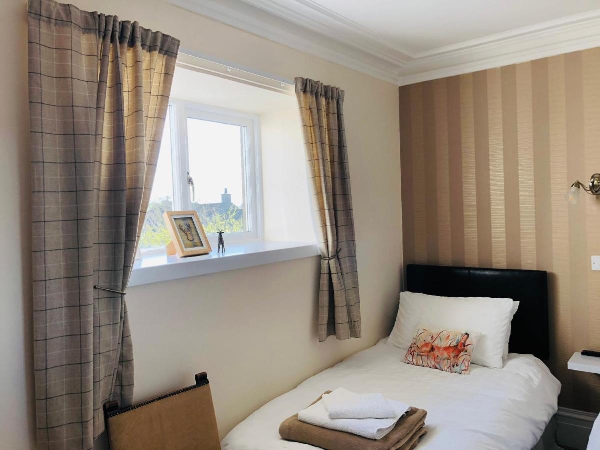 The Aberdeen Arms Hotel Tarves Eksteriør bilde