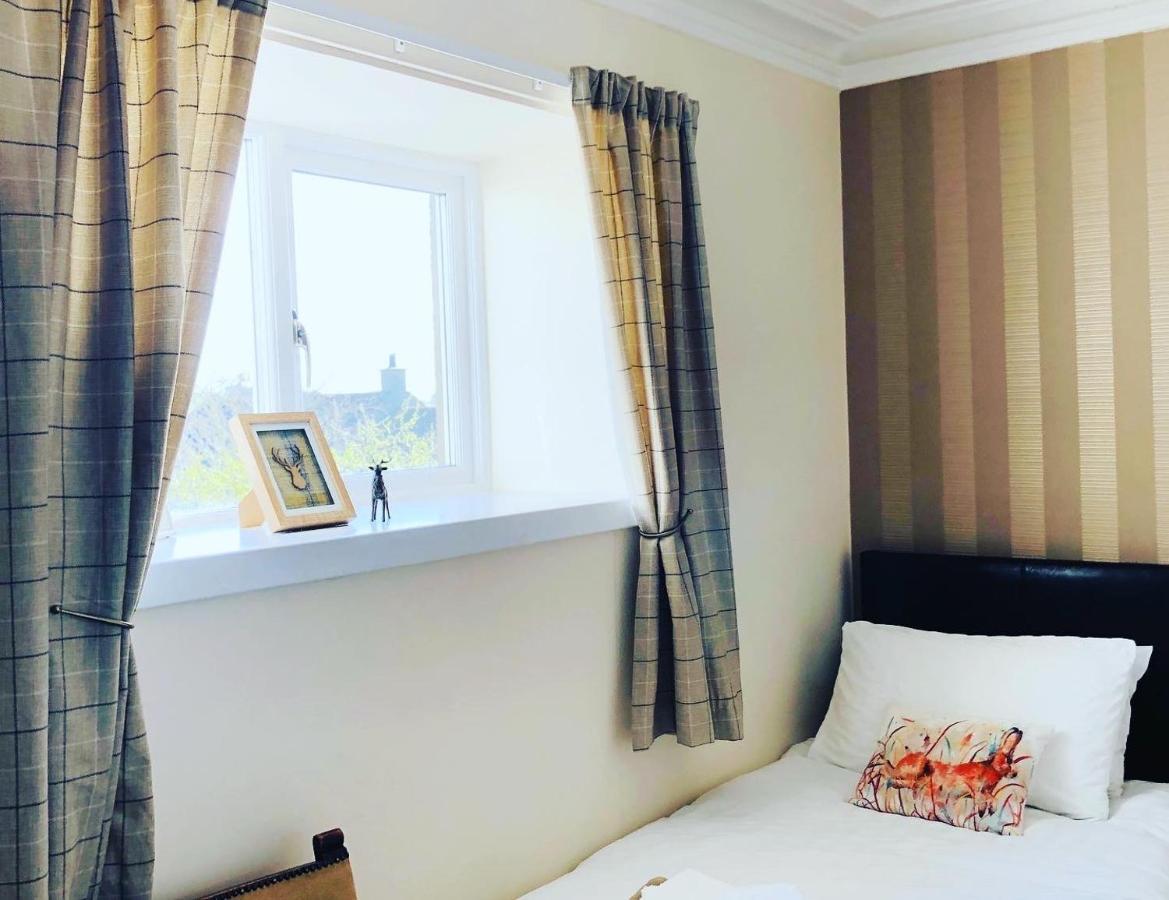 The Aberdeen Arms Hotel Tarves Eksteriør bilde